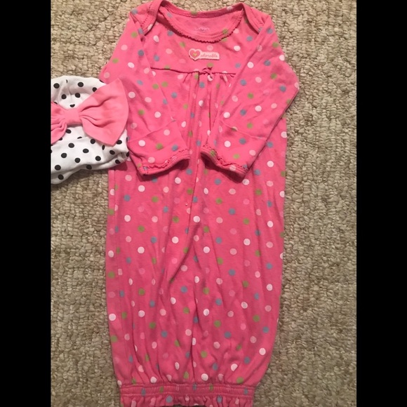 Adorable Carter’s Bubblegum Sleep Gown & Beanies - Picture 3 of 8